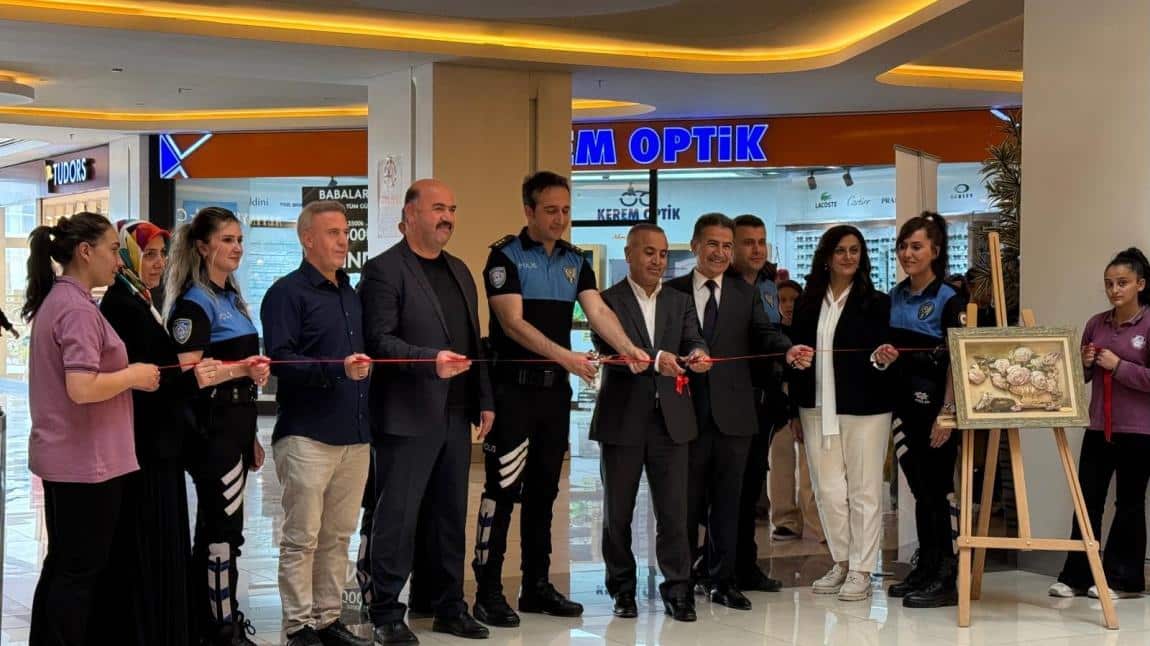 EL SANATLARI TEKNOLOJİSİ ALANI KAĞIT RÖLYEF SERGİSİ